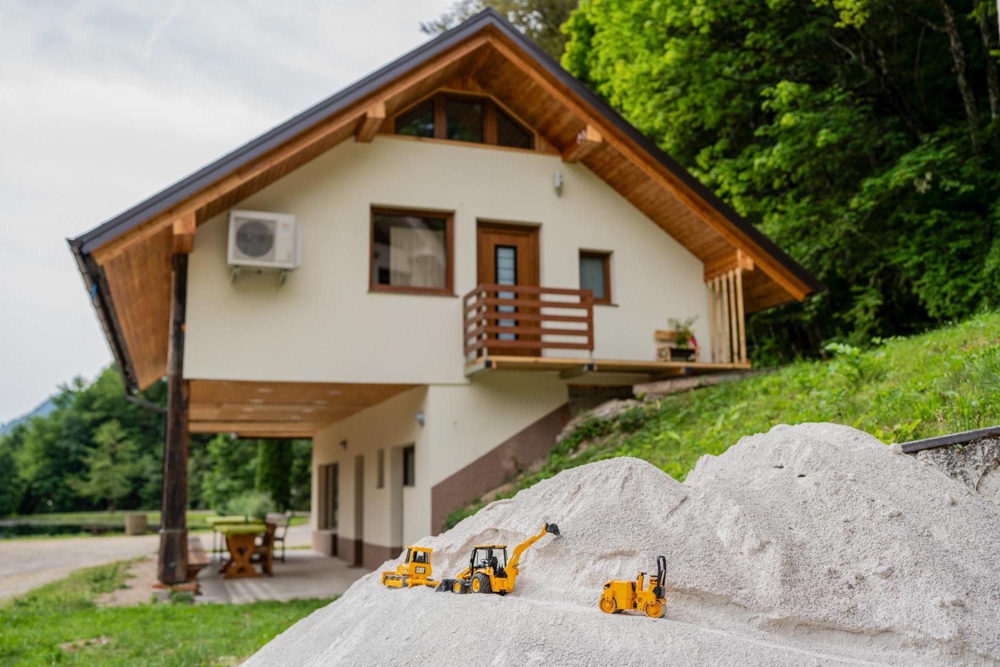 Ribnik Stari Trg Apartment Lesicno Cameră foto