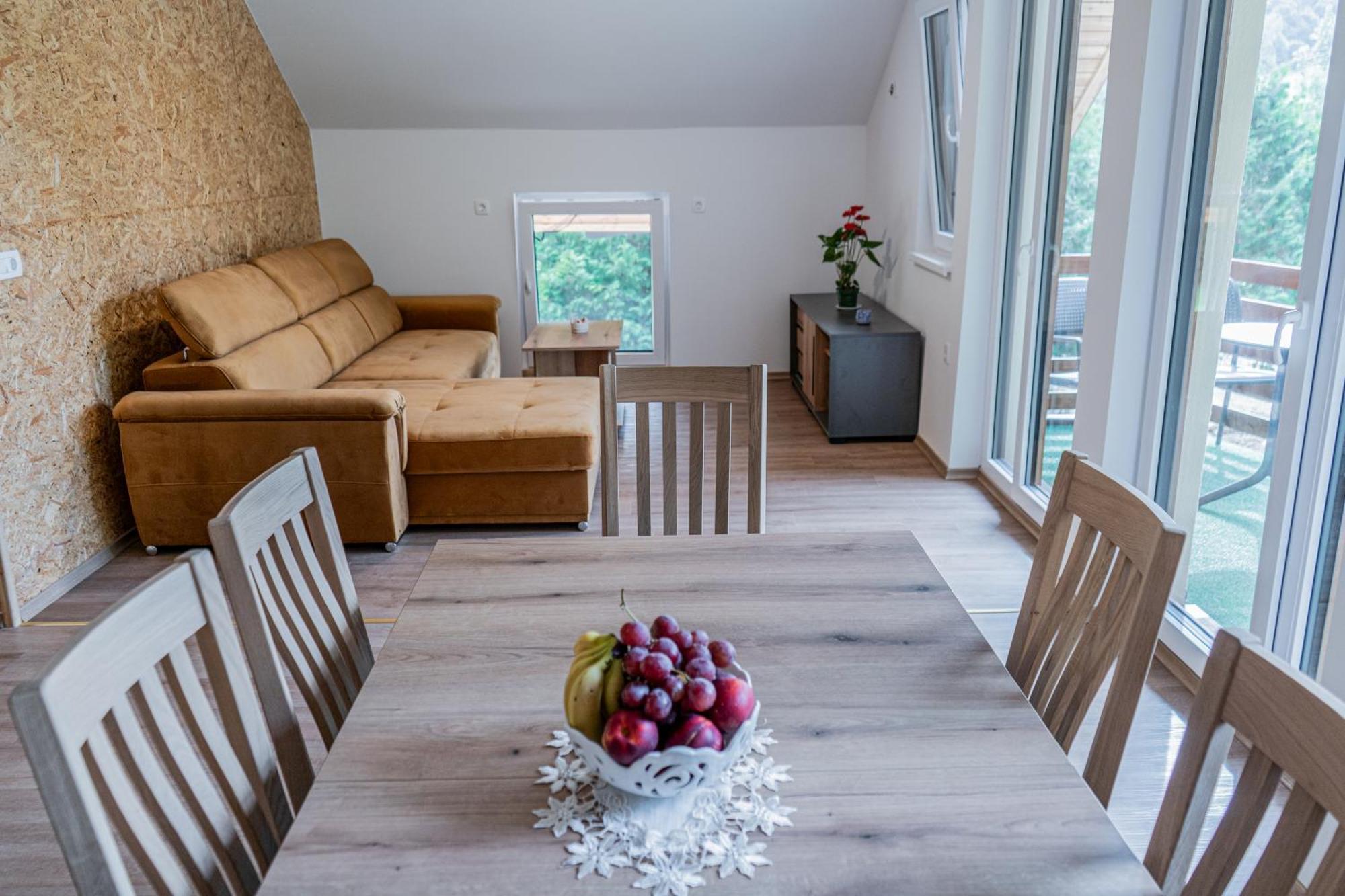 Ribnik Stari Trg Apartment Lesicno Cameră foto