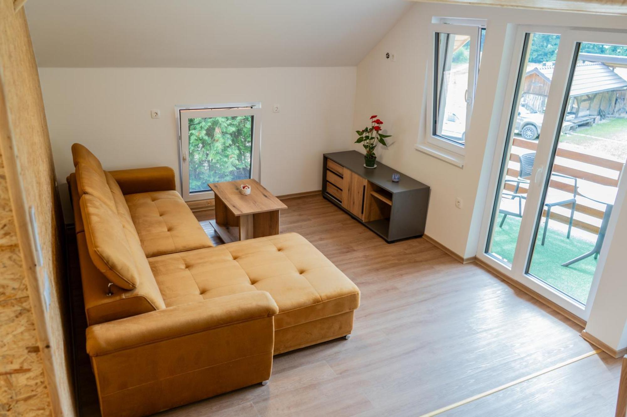 Ribnik Stari Trg Apartment Lesicno Exterior foto