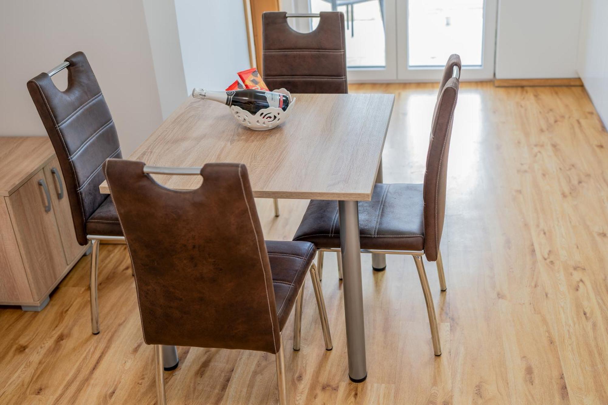 Ribnik Stari Trg Apartment Lesicno Cameră foto