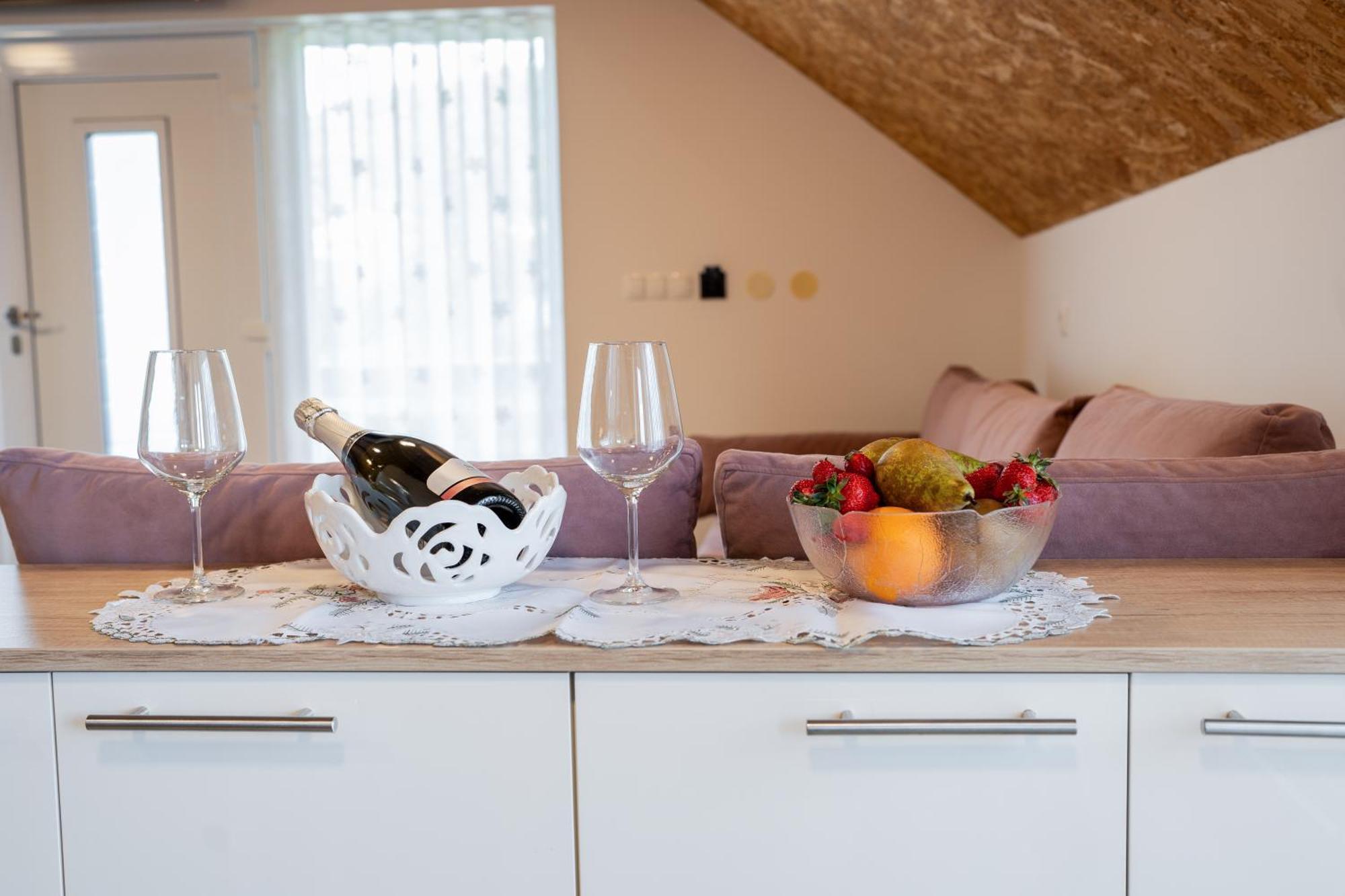 Ribnik Stari Trg Apartment Lesicno Cameră foto